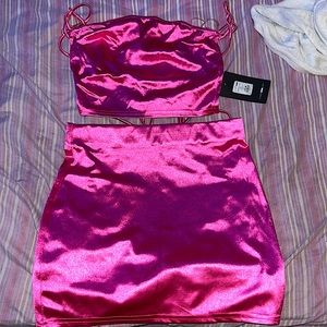 I am selling this PINK two pc set. Very pretty color. Great material